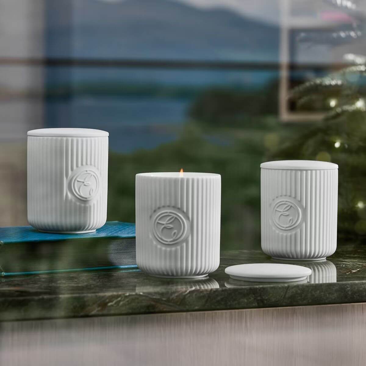 【2025 禮盒】ESPA 限定香氛蠟燭(甜橙丁香)Winter Spice Candle 240g (靜謐藍)